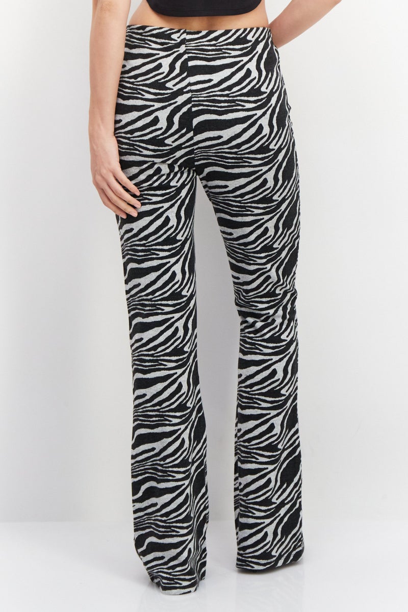 NEW LOOK Women Wide Leg Allover Print Palazzo Pants, Black - Image 4